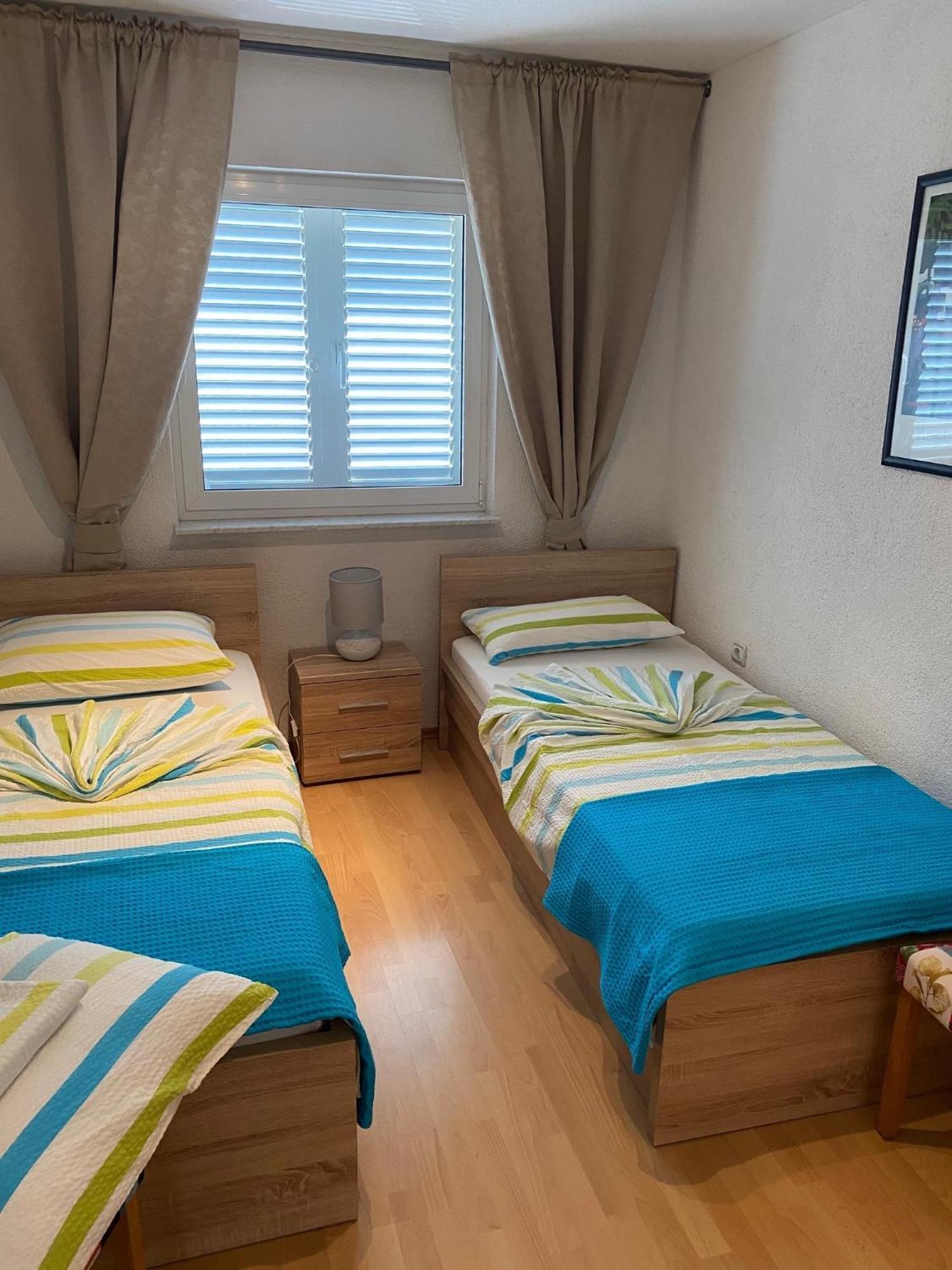 Croliday Apartment With Pool Nin فرسي المظهر الخارجي الصورة
