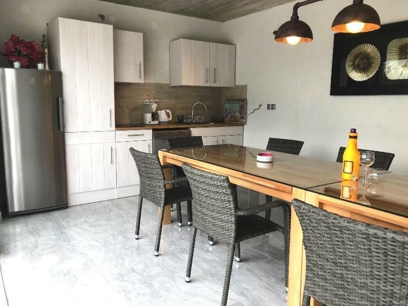Croliday Apartment With Pool Nin فرسي المظهر الخارجي الصورة